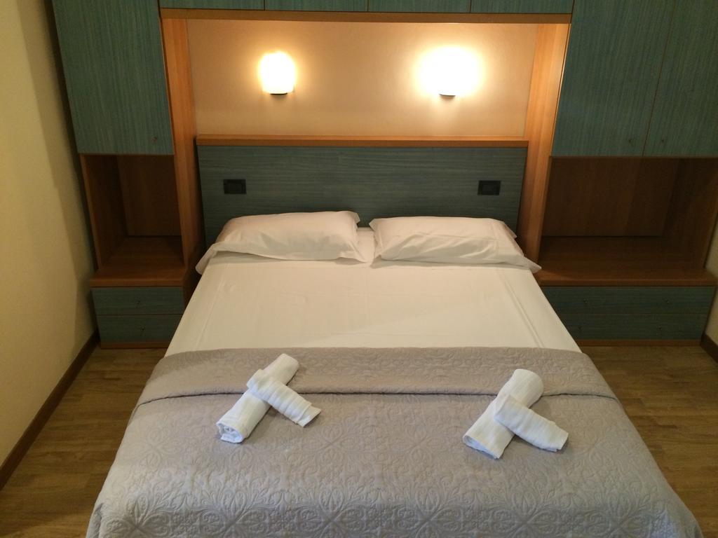 Hotel Stella D'Oro 리도 디 예솔로 객실 사진